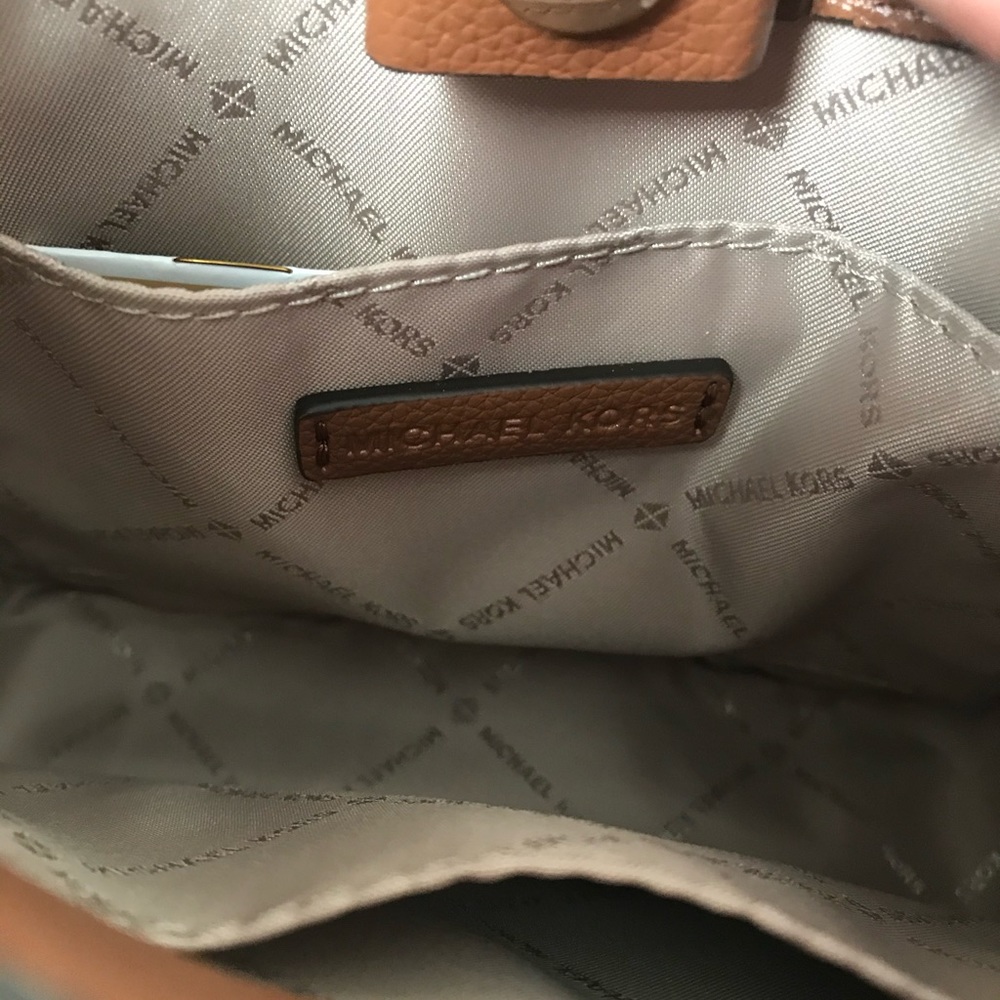 🌼Michael Kors Purse - Picture 10 of 11
